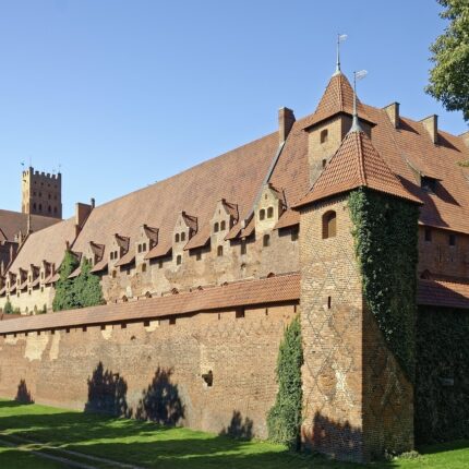 poland, marienburg, zamek malbork, livonian order castle, castle, architecture, middle ages, building, places of interest